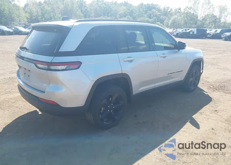 2024 Jeep Grand Cherokee Altitude X 4X4 from USA, damaged, VIN 1C4RJHAG5RC684246